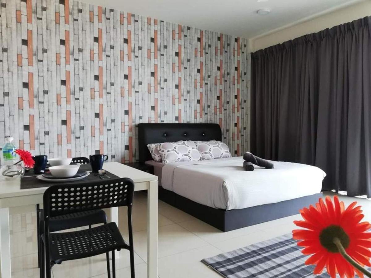 Peanut Butter Homestay - Trefoil Setia Alam Shah Alam Buitenkant foto