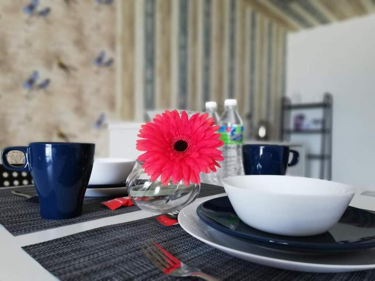 Peanut Butter Homestay - Trefoil Setia Alam Shah Alam Buitenkant foto