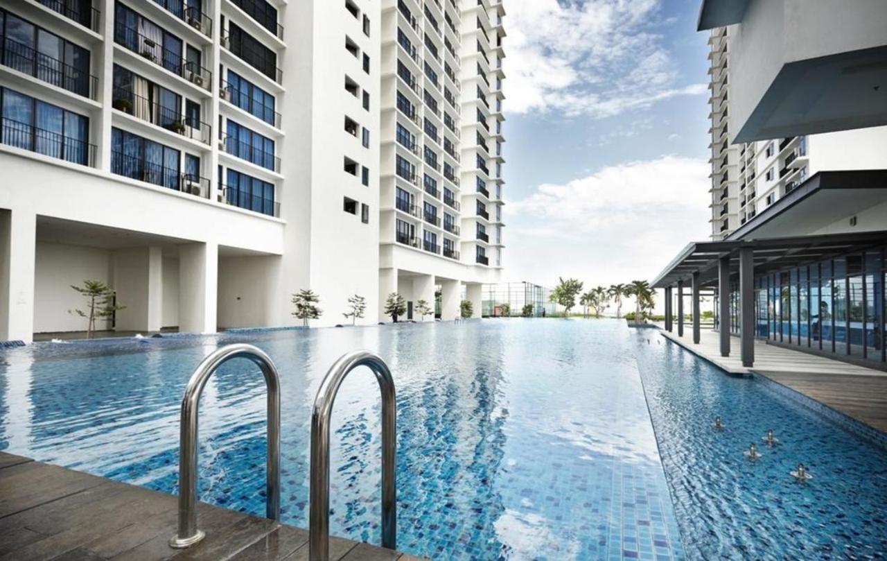 Peanut Butter Homestay - Trefoil Setia Alam Shah Alam Buitenkant foto